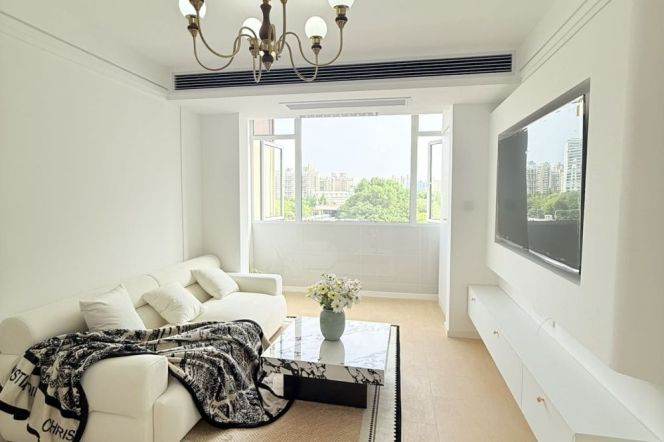West Yan'an rd/elevator 1BR 2LR/spacious&modern/double south,@L3/4
