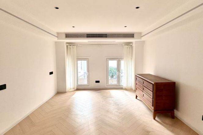 Iapm, Whole building, 4Br 3Ba 1Yard+1Terrace 200Sqm, South shaan xi rd., L1/9/10/12
