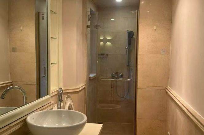 jiangsu rd station one bedroom
