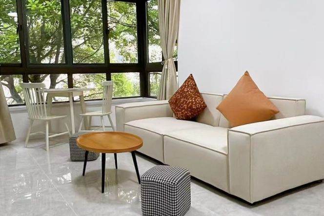 Duplex,1br,floor heating,Nr Hong Qiao Rd station L3,4,10