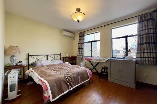 Changshu rd elevator 1+1BR apartment