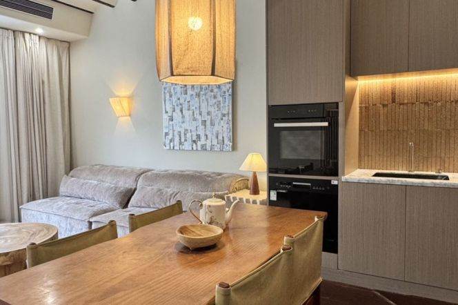 Bright& Modern&High ceilings 2Br+balcony | Hengshan rd Metro Line1 | Zhaojiabang rd 7&9