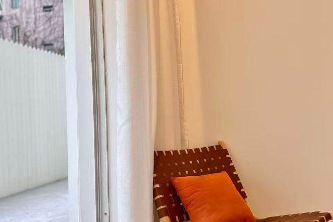 changping rd 1BR/big living room/big yard@L7/14