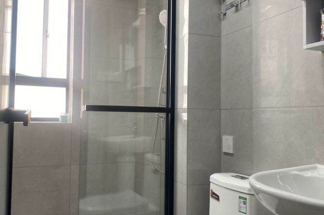2BR near line 4/7/12 Longhua Hospital can long and short term lease