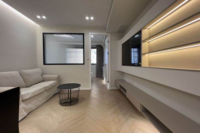 Short term 2 br 8.5K avilable July 1st to August M7/14 Jing'an 