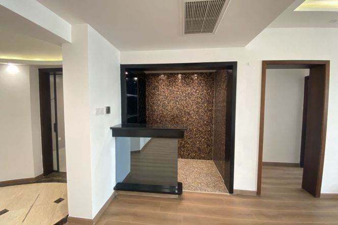 modern 3brs balcony new furniture beside line 2,11 and on nice Yu yuan road 