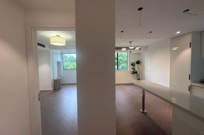 jiaotong university station one bedroom