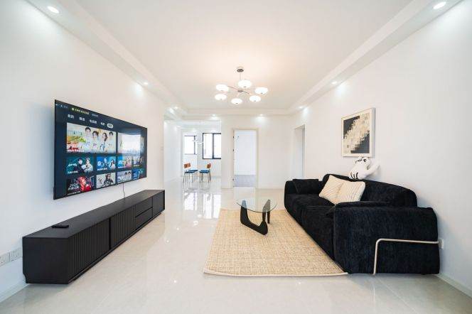 Elevator 3-bedroom apartment, North Zhongshan Road, 3-min walk to Line 3 & 4 Zhongtan Road Station