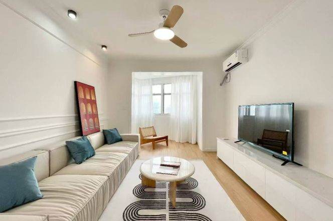 9k Spacious 1Br at high rise Nr Caoyang Rd.line3/4/11/14