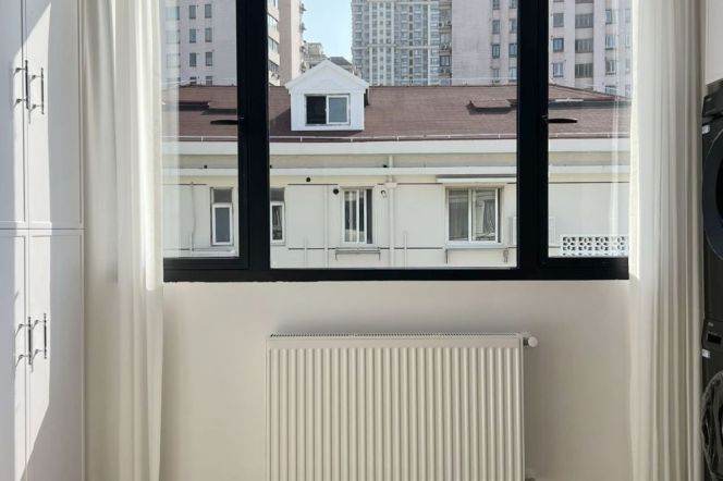 Valuable Jiashan/Yongjia Rd 1BR with Balcony/Wallheating 10.5K 