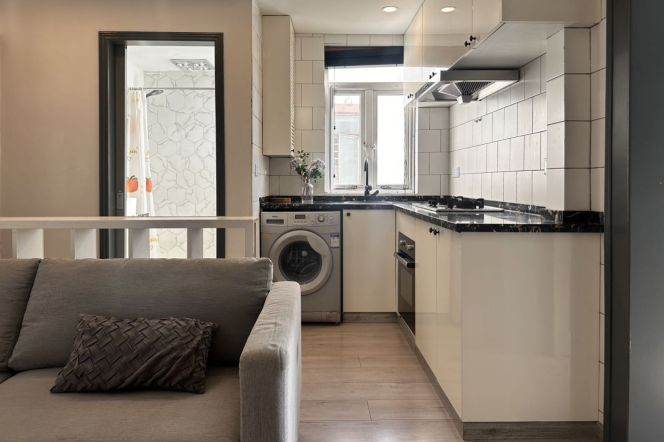 2BR/Jing An/Yanping Rd/Line 2,7,14/Good lighting