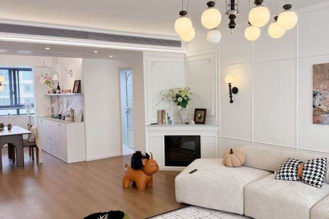 High-floor 3+1BR Apartment in Premium Gubei International Area  