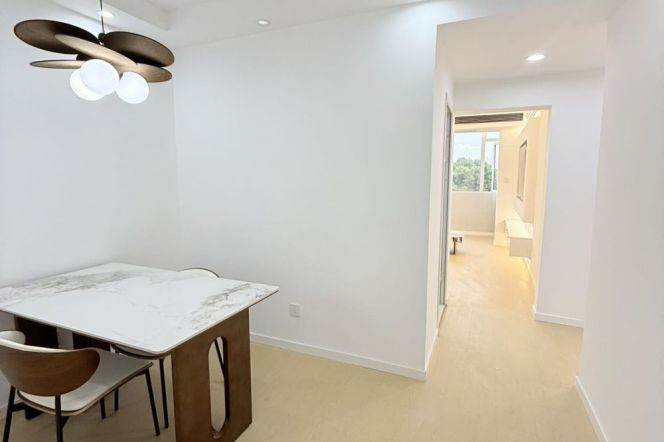 Zhongshan park spacious & charming 1br with lift 10.8k