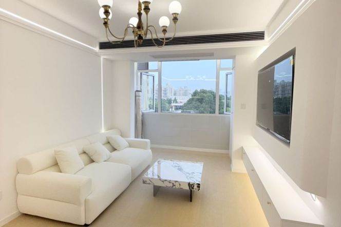 Zhongshan park spacious & charming 1br with lift 10.8k