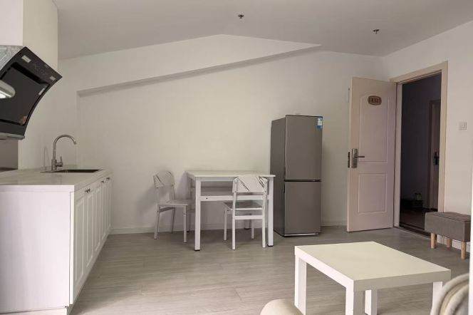1Studio near line 3/4 Colombia  Garden and Dong'hua Uni can long and short term lease