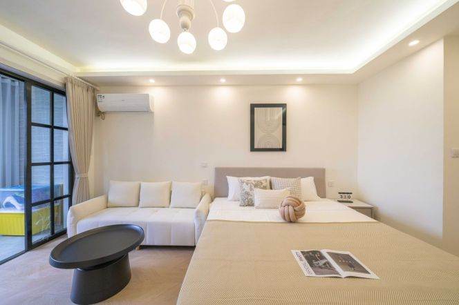 Elevator 2br, Zhaojiabang Road, 3-minute walk to Line 9 & 12 Jiashan Road Station