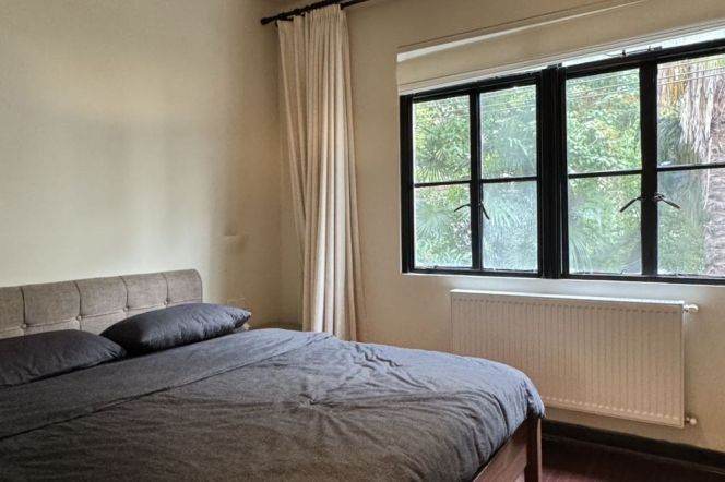 Bright& Modern&High ceilings 2Br+balcony | Hengshan rd Metro Line1 | Zhaojiabang rd 7&9