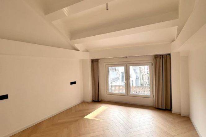Iapm, Whole building, 4Br 3Ba 1Yard+1Terrace 200Sqm, South shaan xi rd., L1/9/10/12