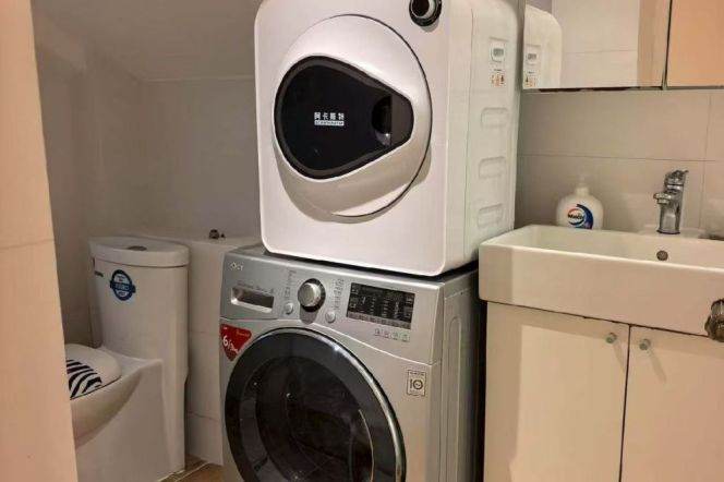 Hengshan rd 1BR apartment with garden