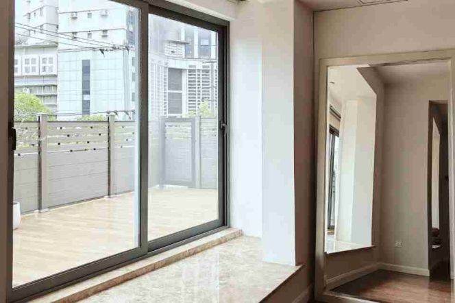 Top Compound+Modern&Spacious 2Bdrs 1Bath Apt+Large Terrace+West Nan Jing Rd Metro