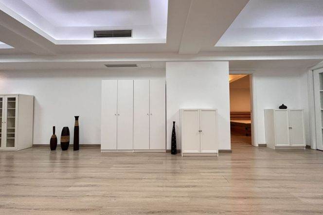 Valuable/Spacious 2BR highrise with View/Central AC/Oven 13.8K 