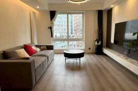 Elevator 2-bedroom apartment, Zhaojiabang Road, 3-min walk to Line 9 & 12 Jiashan Road Station