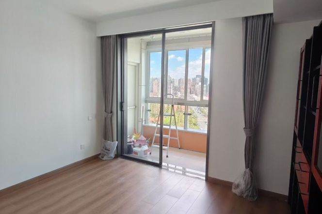 modern 3brs balcony new furniture beside line 2,11 and on nice Yu yuan road 