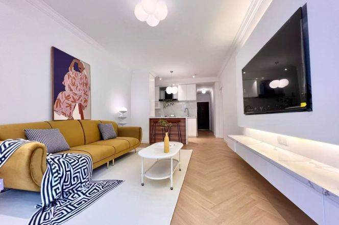changping rd 1BR/big living room/big yard@L7/14