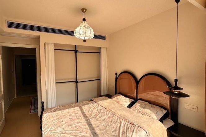 Nice balcony 1Br/1Lr/1Bt apt nr West yanan rd,M3/4