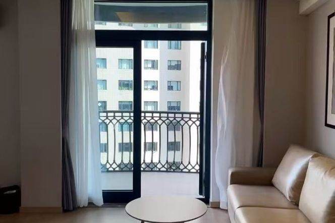 Modern 1br serviced apt in Xuhui city-center nr L9,12