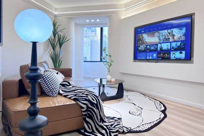 Elevator 2-bedroom apartment, Caoxi North Road, 2 mins walk to Line 1/9/11 Xujiahui Station