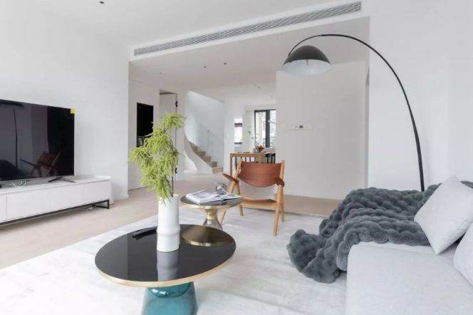 Low-Density Triplex Garden Townhouse in Pudong Yuanshen | Premium Rental
