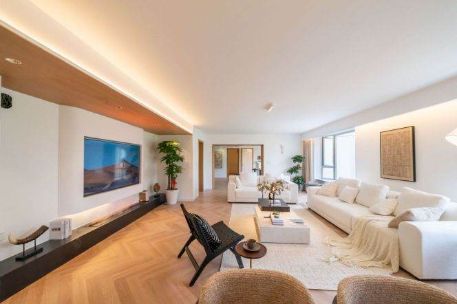 Spacious 4-Bedroom Large Flat in Xuhui Jiashan Road-Dapuqiao Core | Premium Rental