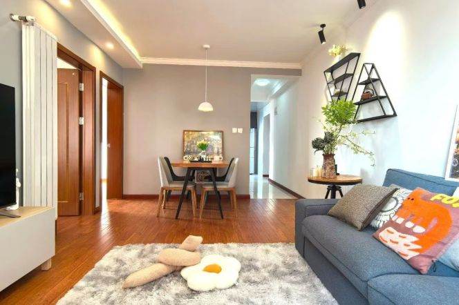 Bright elevator 2br Apt in Jiaozhou Road