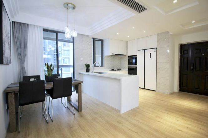 Modern decoration 2brs with floor heating and balcony in  central downtown 
