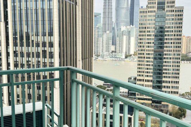 modern big 3brs floor heating open balcony nice view beside Huang pu river 