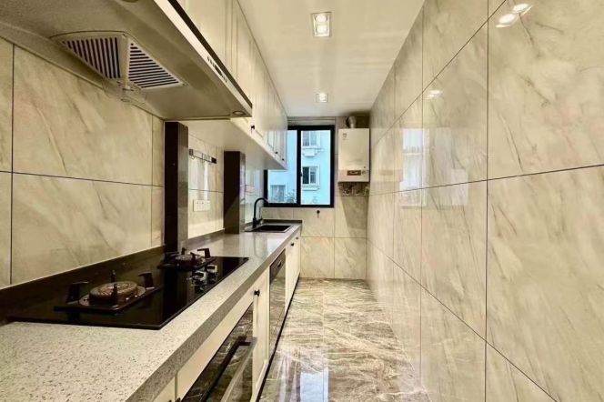 modern 2brs floor heating modern furniture near west nan jing road line 2,12,13 only 14.5K