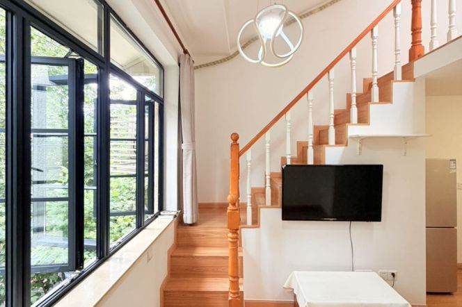 High ceiling 1Br/1Lr/1Bt apt nr South shanxi rd,M1/10/12