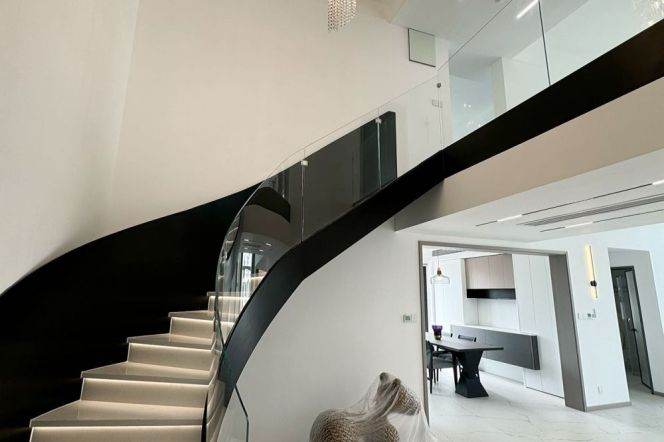 Ultra-Luxury Top-Floor Duplex | 318sqm High Ceiling Residence in Xinhua & Gubei Core