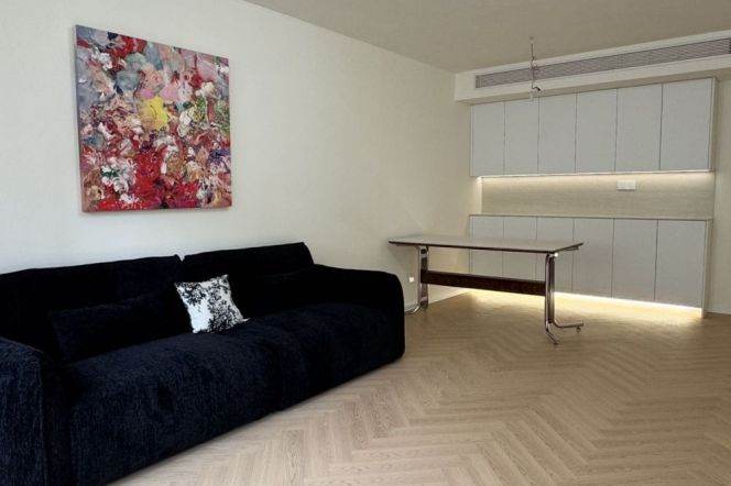 Spacious 1Br +floor heating | Jing'an Temple & Jiangsu rd Metro L2&7&11 | Newly renovated
