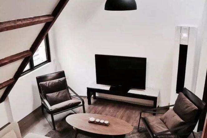 High ceiling 3Brs/2Lrs/2Bts apt nr Shanghai library,M1/7/10