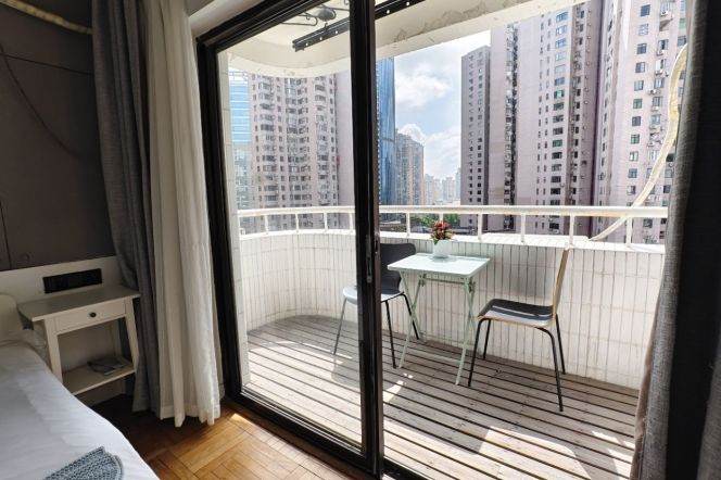  Cozy 2br high-rise with balcony @Huangpu Line 9&13  &Parking 