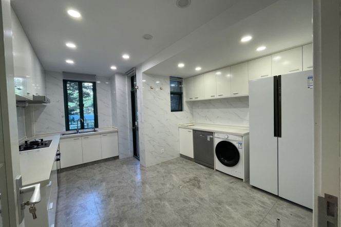 modern 3brs with floor heating nice garden in most popular compound pudong 