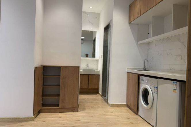 2BR near line 3 and 18 Fu'dan Uni can accept any one month and above leasing 
