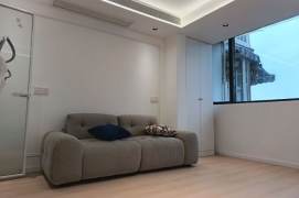 Good Balcony Apt in Changle Road 
