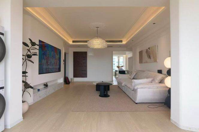 brand  new big 3brs brand new furniture floor heating near Su zhou river line 13,14 