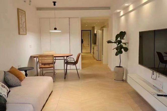 IAPM Xinle/ Xiangyang rd 1br/2lr/1ba apt wt balcony & elevator;L1/10/12