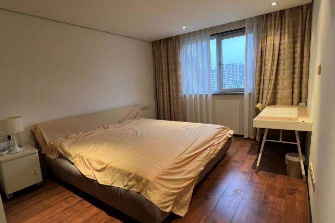 Big 2br/2bt Flat in Xintiandi