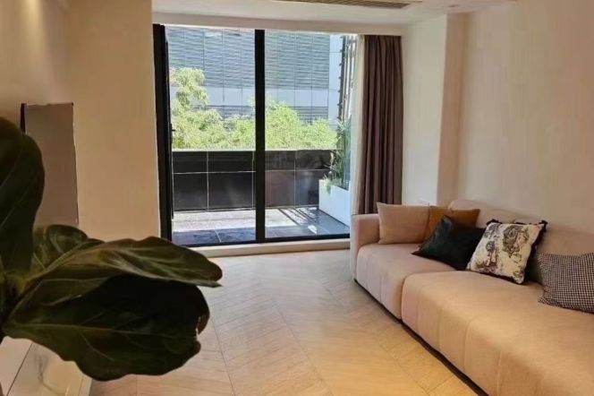 IAPM Xinle/ Xiangyang rd 1br/2lr/1ba apt wt balcony & elevator;L1/10/12