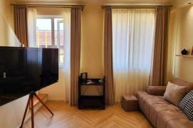 authentic shanghai lane house - clean corridors- duplex- bright &cosy - Line 1/7 Changshu Road 